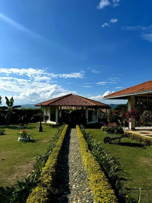 Casa Irlanda Lk Villa Calima Bagian luar foto